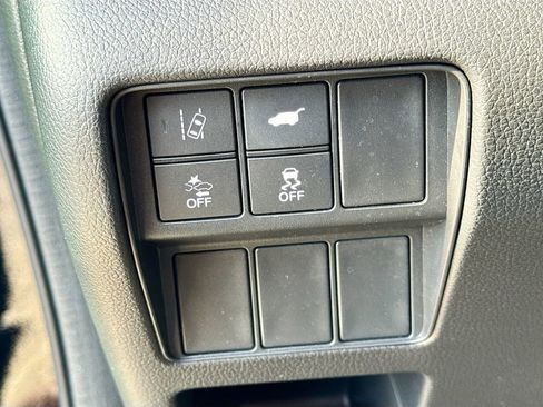 Used 2018 Honda CR-V Touring image 11