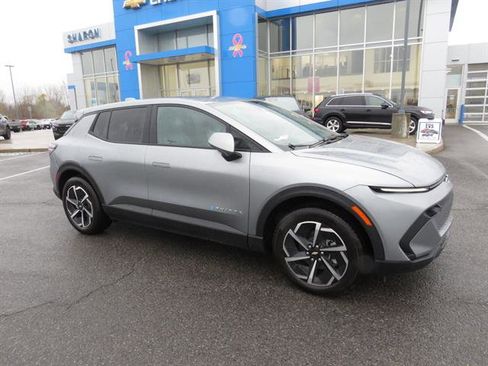 New 2026 Chevrolet Equinox EV LT image 4