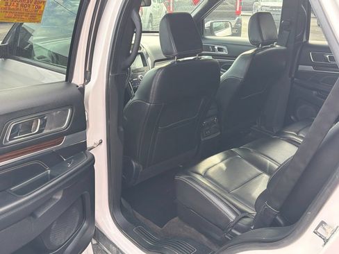 Used 2018 Ford Explorer Limited w/ Equipment Group 301A AWD/4WD image 14