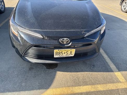 Used 2023 Toyota Corolla LE image 32