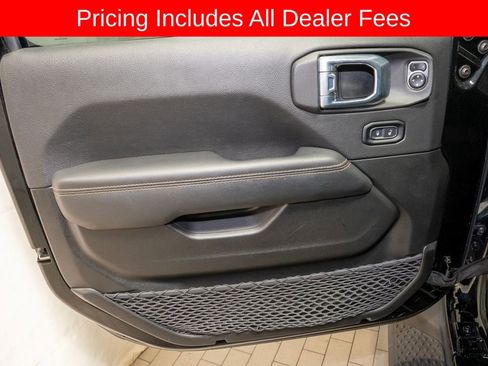 Used 2023 Jeep Gladiator Overland AWD/4WD image 11