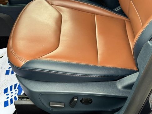 Used 2023 Ford Maverick Lariat w/ Lariat Luxury Package image 17