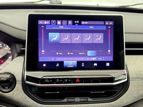 Used 2022 Jeep Compass Latitude w/ Sun and Sound Group AWD/4WD image 38