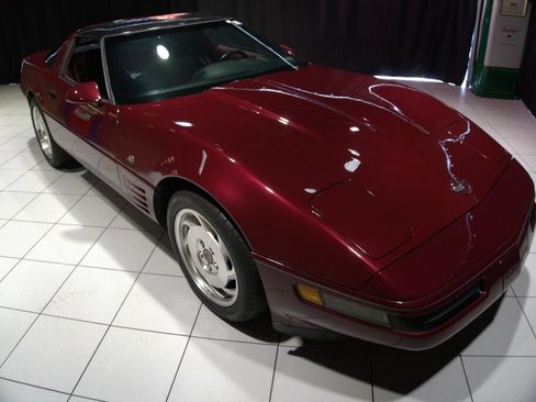 Used 1993 Chevrolet Corvette Coupe RWD image 7