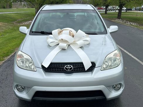 Used 2007 Toyota Matrix XR image 2