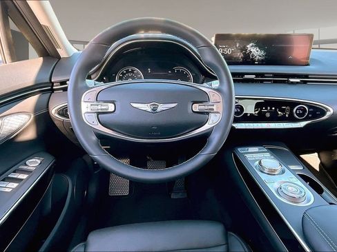 Used 2022 Genesis GV70 2.5T AWD/4WD image 5