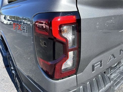 Used 2024 Ford Ranger Lariat w/ FX4 Off-Road Package image 15