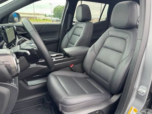 Used 2026 Chevrolet Equinox LT w/ Convenience Package II FWD image 21