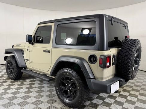 Used 2022 Jeep Wrangler Sport AWD/4WD image 4