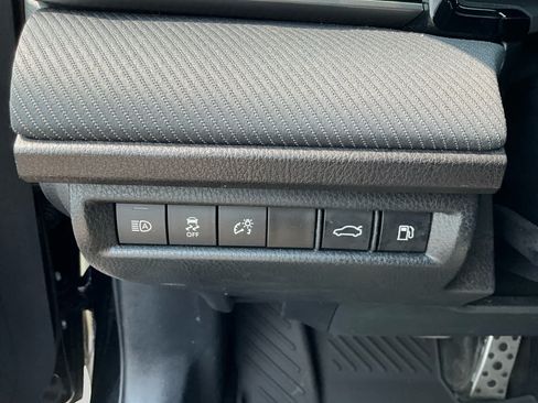 Used 2025 Toyota Camry SE FWD image 20