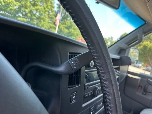 Used 2020 Chevrolet Express 3500 w/ Power Convenience Package RWD image 15