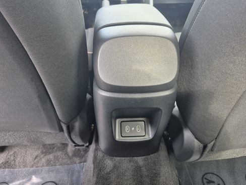 Certified 2025 Hyundai Elantra SE FWD image 14