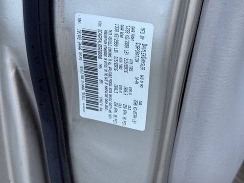 Used 2005 Chrysler Town & Country Touring image 21