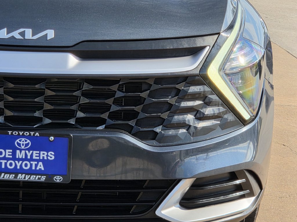 Used 2023 Kia Sportage LX FWD image 4