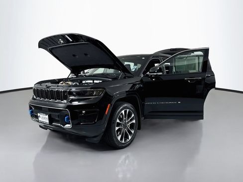 Used 2022 Jeep Grand Cherokee Overland w/ Advanced Protech Group III AWD/4WD image 24
