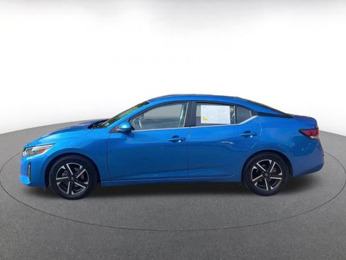 Used 2025 Nissan Sentra SV FWD image 9
