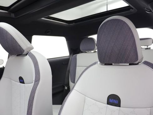 New 2026 MINI Cooper 2-Door Hardtop FWD image 13