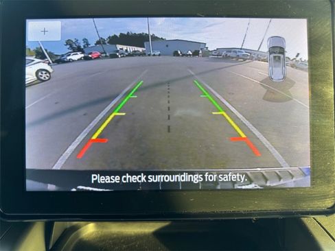 Used 2022 Ford Explorer XLT w/ Equipment Group 202A image 25