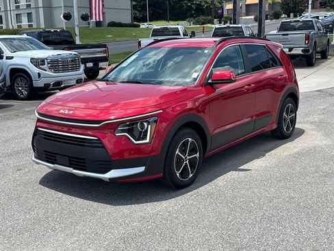 Used 2025 Kia Niro EX FWD image 3