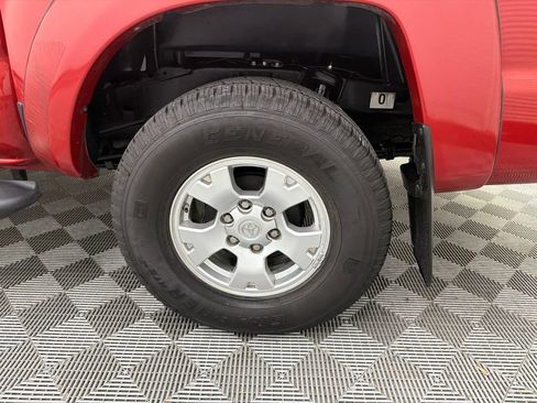 Used 2012 Toyota Tacoma PreRunner w/ SR5 Pkg RWD image 19