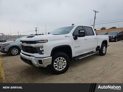 Used 2025 Chevrolet Silverado 2500 LT AWD/4WD image 1