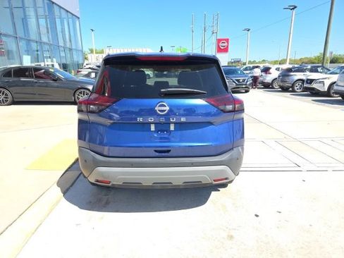 Used 2023 Nissan Rogue S image 5