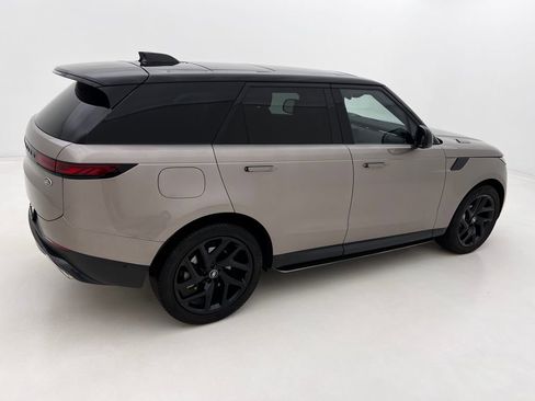 Used 2023 Land Rover Range Rover Sport SE image 6