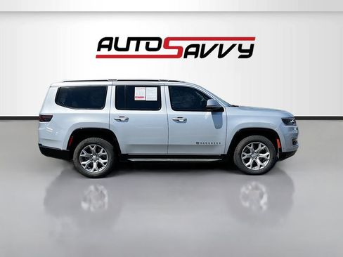 Used 2022 Jeep Wagoneer Series II AWD/4WD image 8
