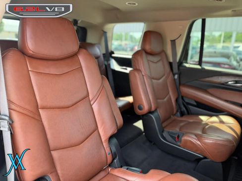 Used 2019 Cadillac Escalade Luxury AWD/4WD image 20