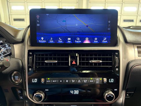 Used 2022 Lexus GX 460 Premium w/ Premium Package image 17