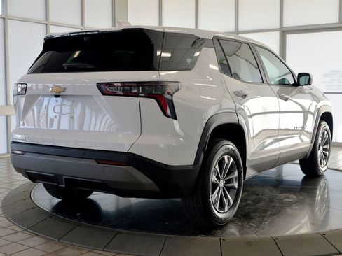 Used 2026 Chevrolet Equinox LT w/ Safety and Technology Package image 8