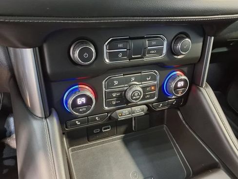 Used 2021 Chevrolet Tahoe Z71 AWD/4WD image 12
