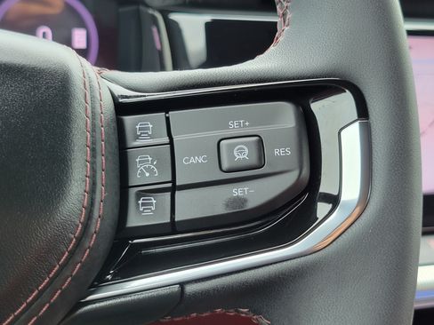 Used 2024 Jeep Wagoneer Launch Edition AWD/4WD image 13