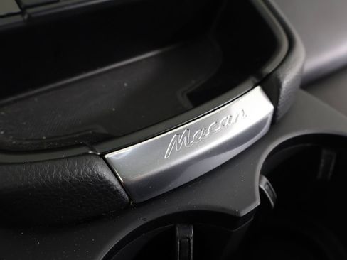 Certified 2026 Porsche Macan AWD/4WD image 18