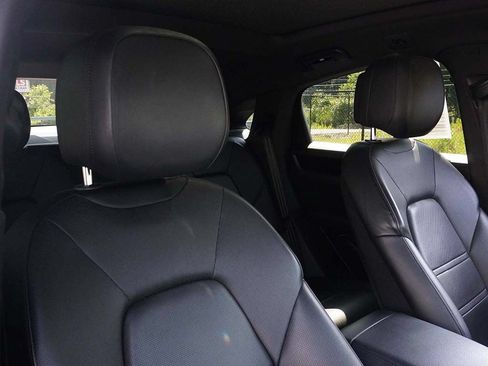 Used 2021 Porsche Cayenne Coupe AWD/4WD image 27