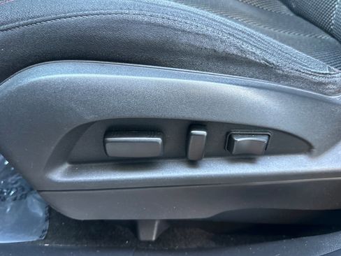 Used 2015 Chevrolet Equinox LT w/ Driver Convenience Package image 14