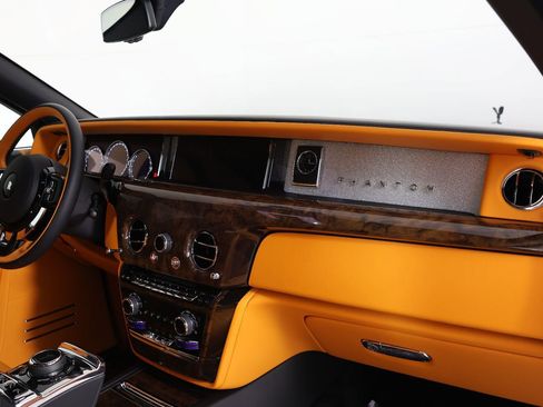 Certified 2024 Rolls-Royce Phantom Extended Wheelbase w/ The Phantom Package image 25
