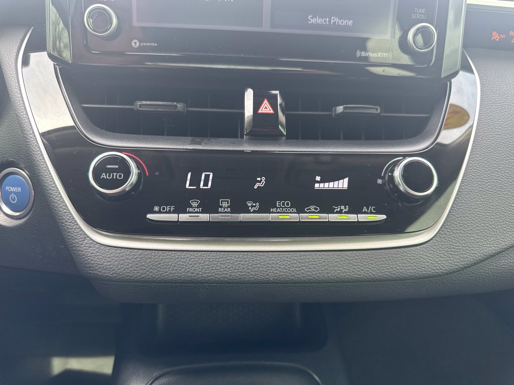 Used 2022 Toyota Corolla LE FWD image 4