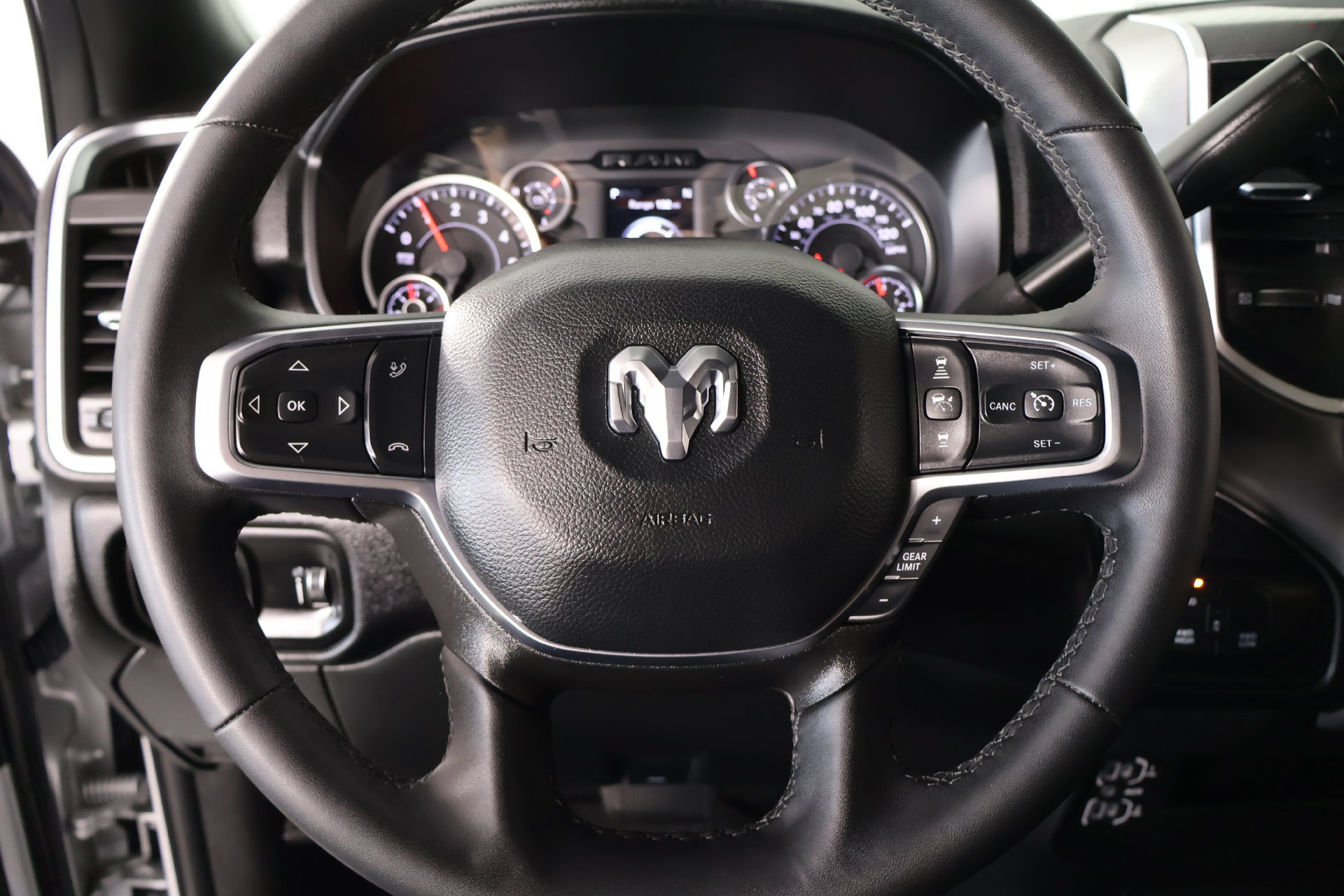 Used 2026 RAM 2500 Big Horn AWD/4WD image 3