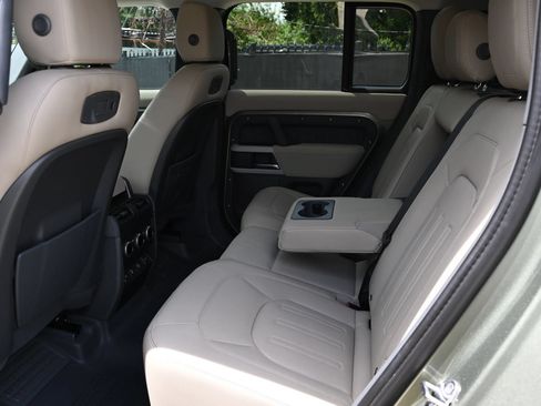 Used 2022 Land Rover Defender 110 S AWD/4WD image 20