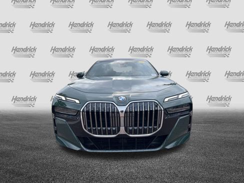 Used 2024 BMW 740i RWD image 3
