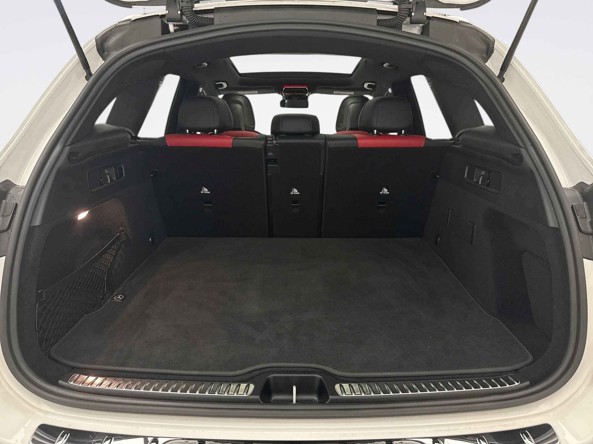 Used 2025 Mercedes-Benz GLC 300 4MATIC image 24