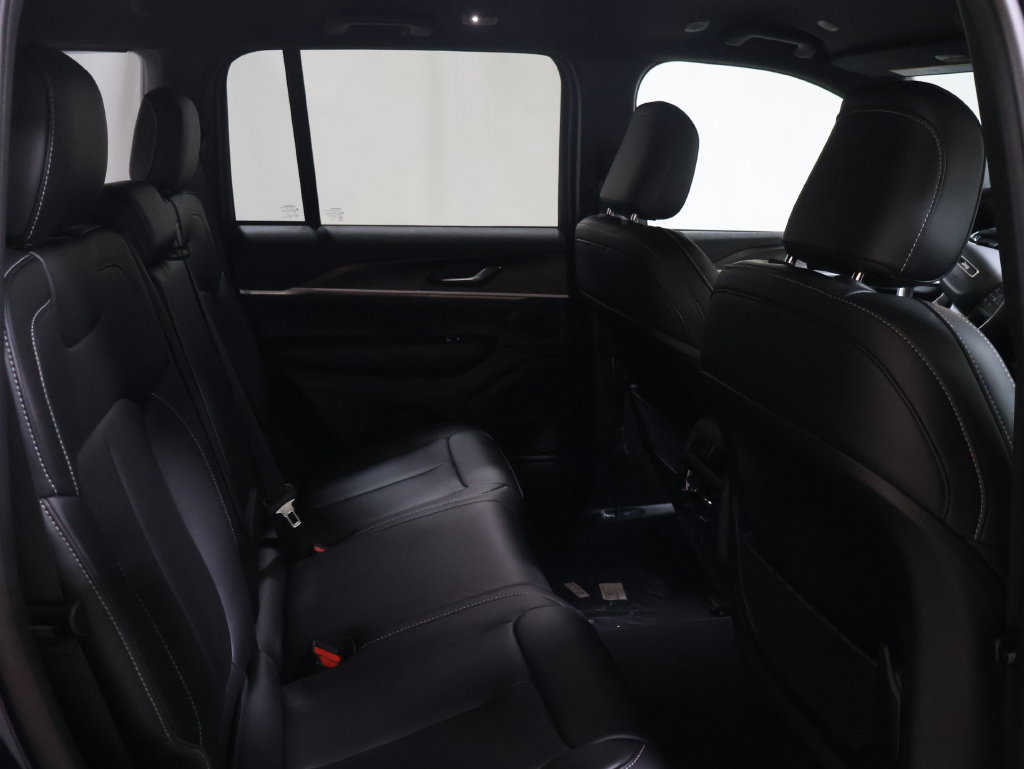 New 2027 Jeep Grand Cherokee Limited AWD/4WD image 13