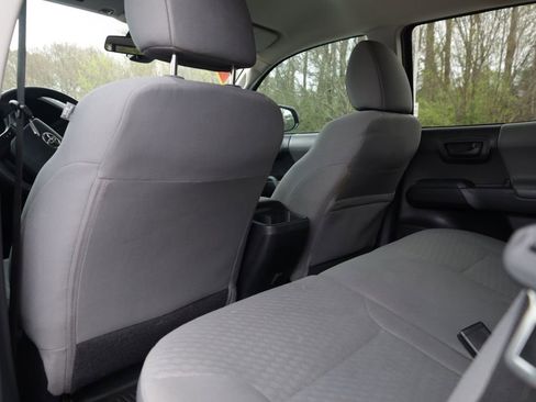 Used 2020 Toyota Tacoma SR w/ SR Convenience Package image 18