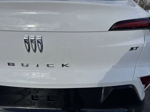 Certified 2024 Buick Envista Sport Touring w/ Convenience I Package image 27