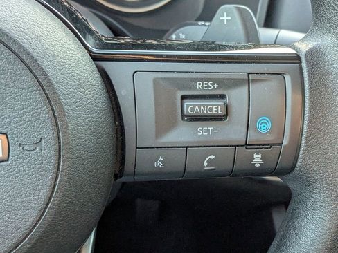 Used 2023 Nissan Rogue SV image 27