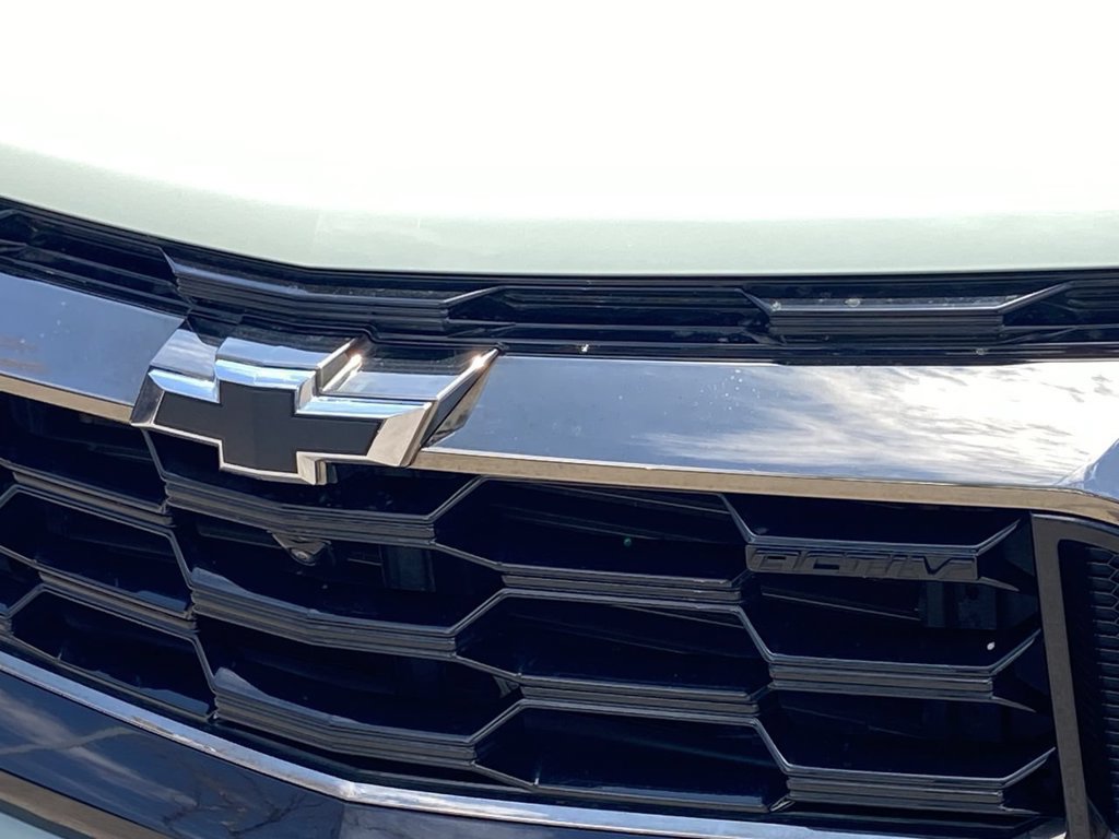 Used 2025 Chevrolet Equinox ACTIV w/ Safety and Technology Package AWD/4WD image 26