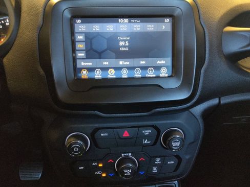 Used 2021 Jeep Renegade Sport image 25