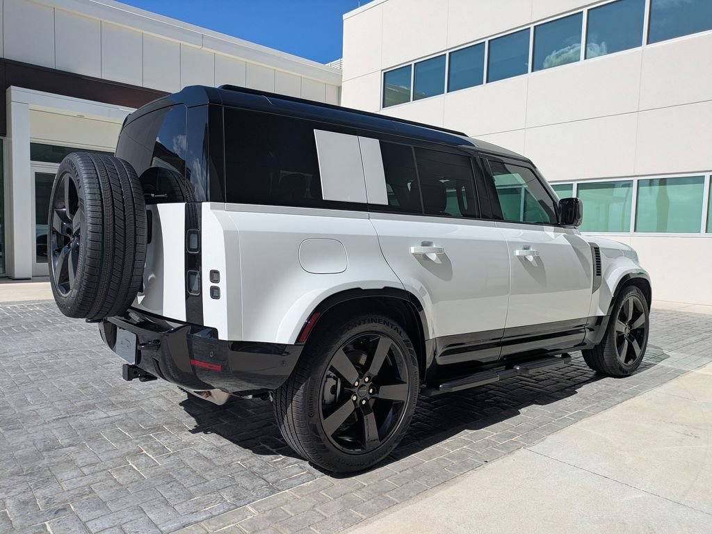 New 2026 Land Rover Defender 110 X-Dynamic SE AWD/4WD image 5