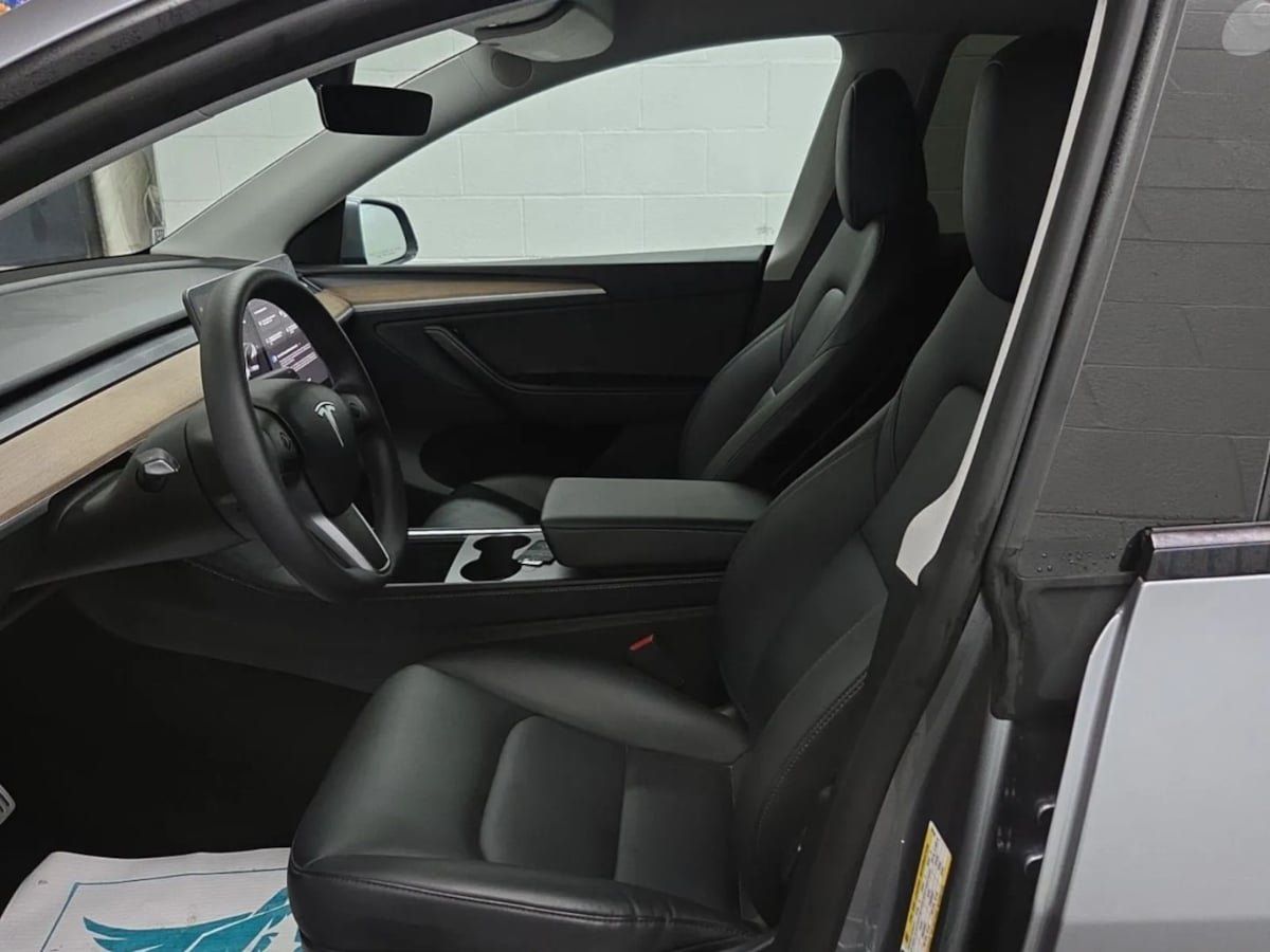 Used 2024 Tesla Model Y Performance AWD/4WD image 9